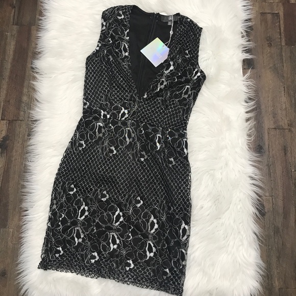 Missguided mesh and sleeveless plunge mini dress - Picture 2 of 8